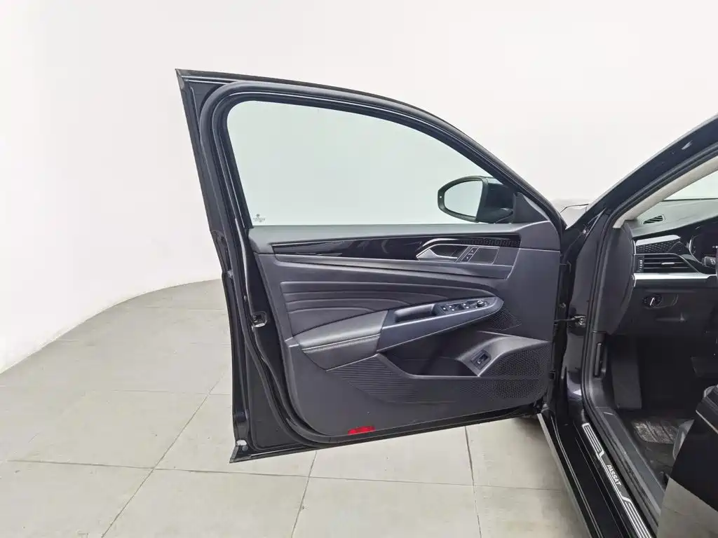 Volkswagen Passat — фото 8