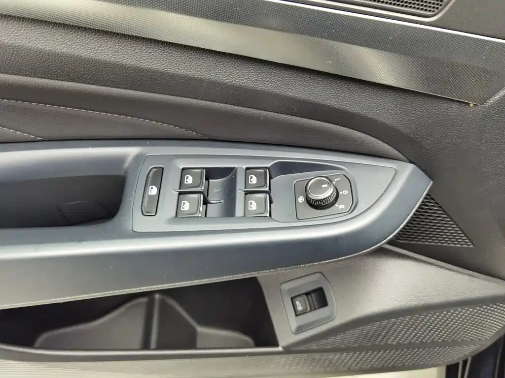 Volkswagen Passat — фото 9