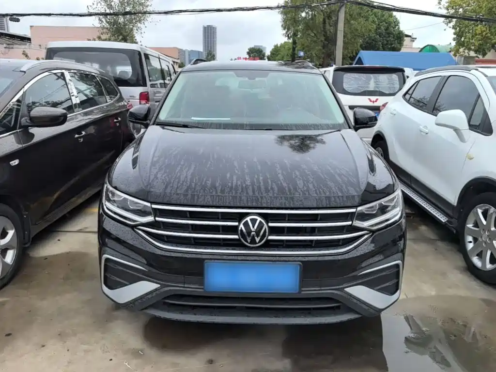 Volkswagen Tiguan L — фото 3