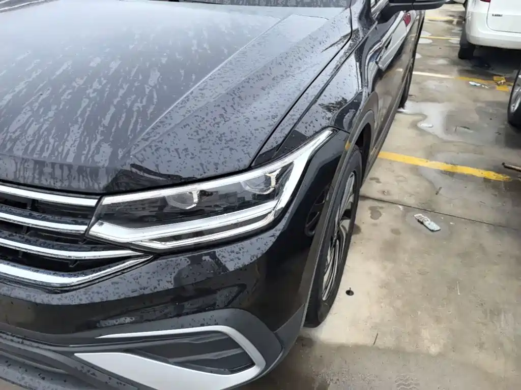 Volkswagen Tiguan L — фото 24