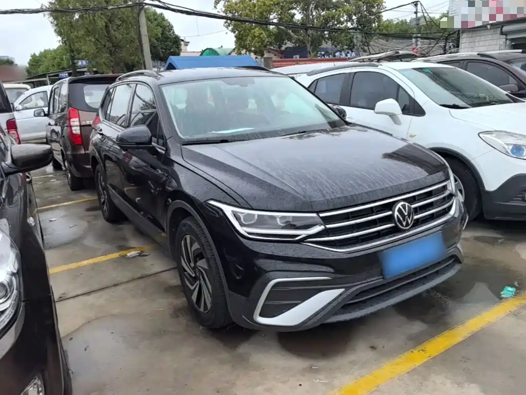 Volkswagen Tiguan L — фото 4