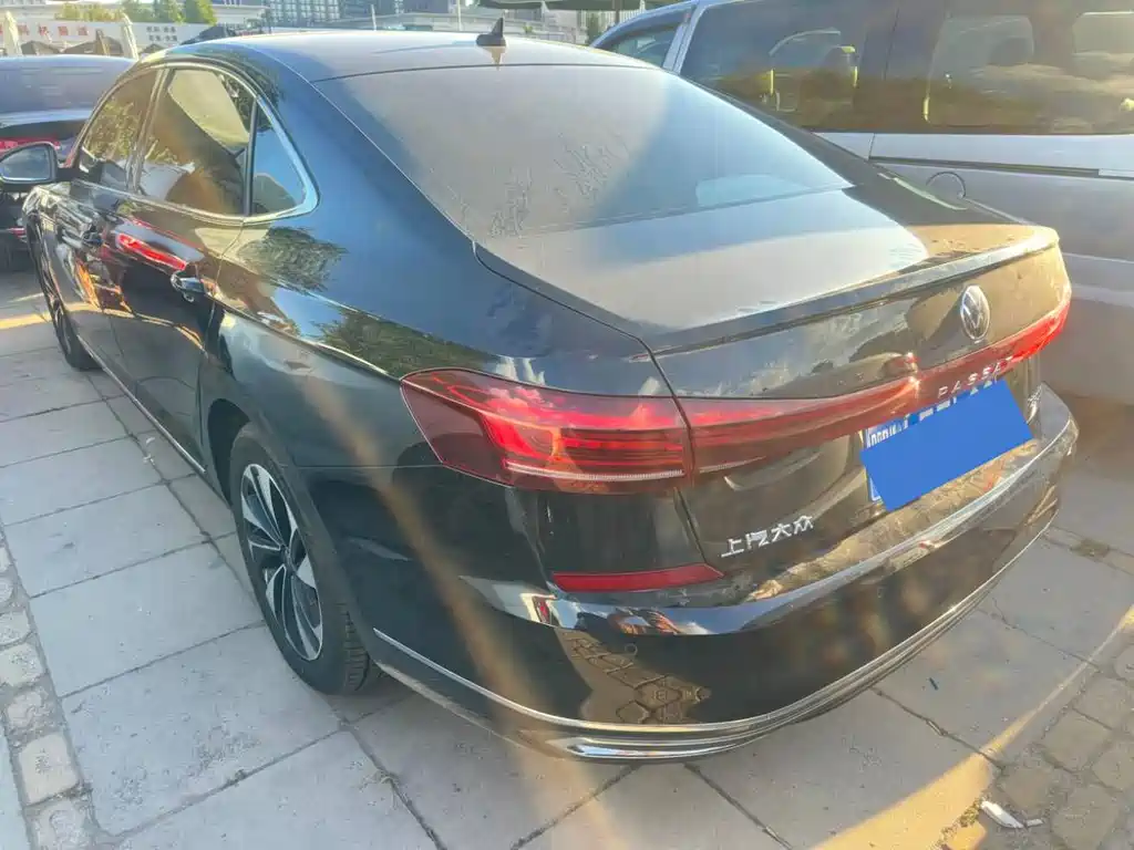 Volkswagen Passat — фото 4