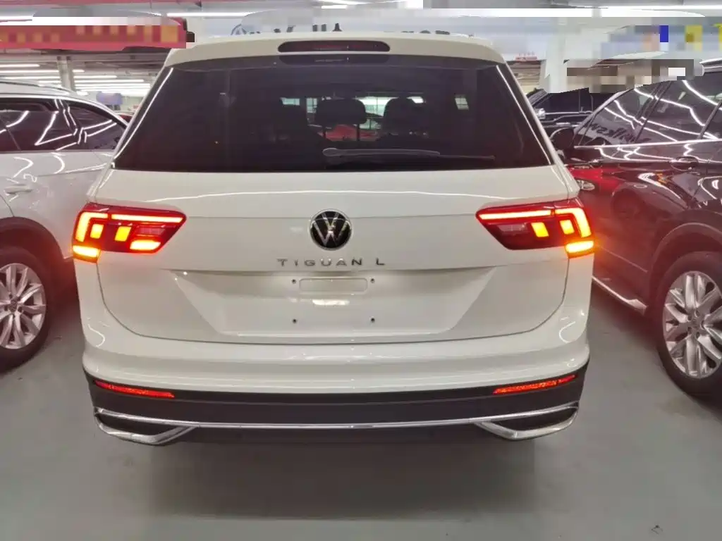 Volkswagen Tiguan L — фото 6