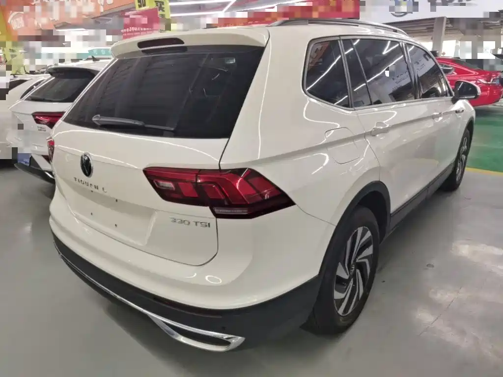 Volkswagen Tiguan L — фото 7