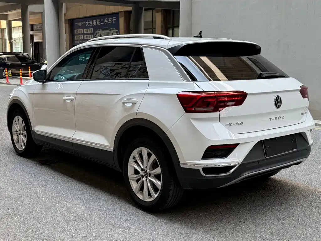 Volkswagen T-Roc — фото 6