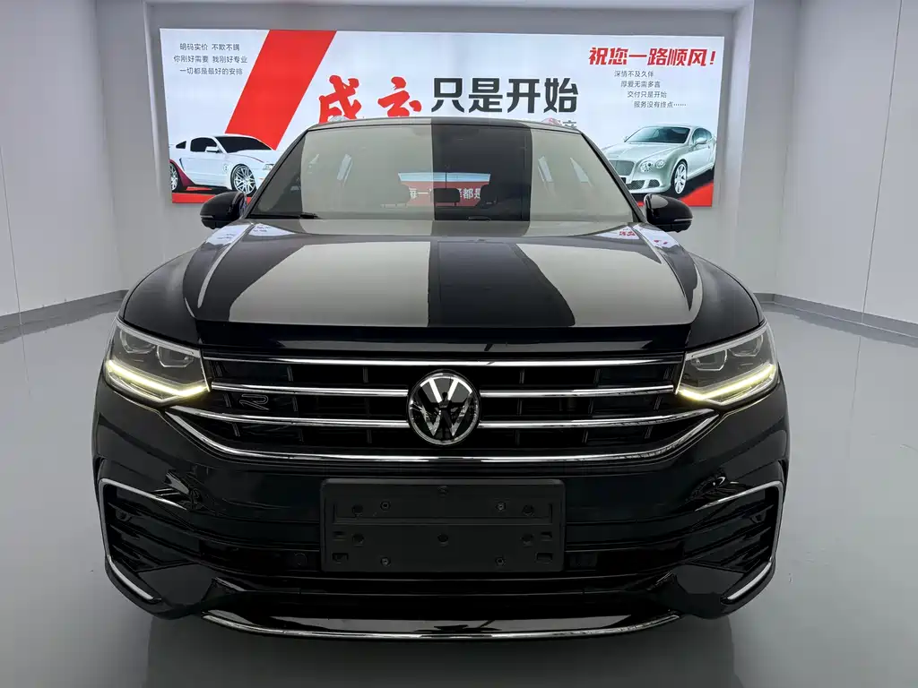 Volkswagen Tiguan L — фото 2