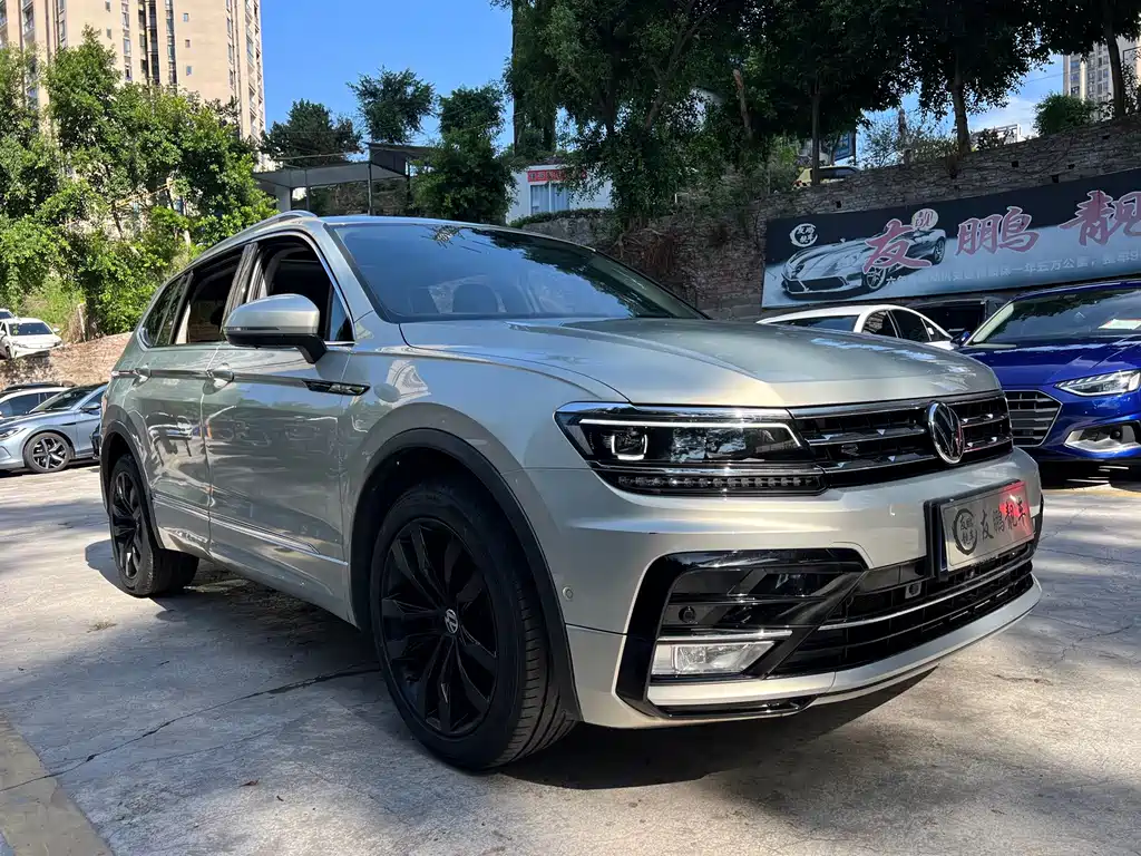 Volkswagen Tiguan L — фото 3
