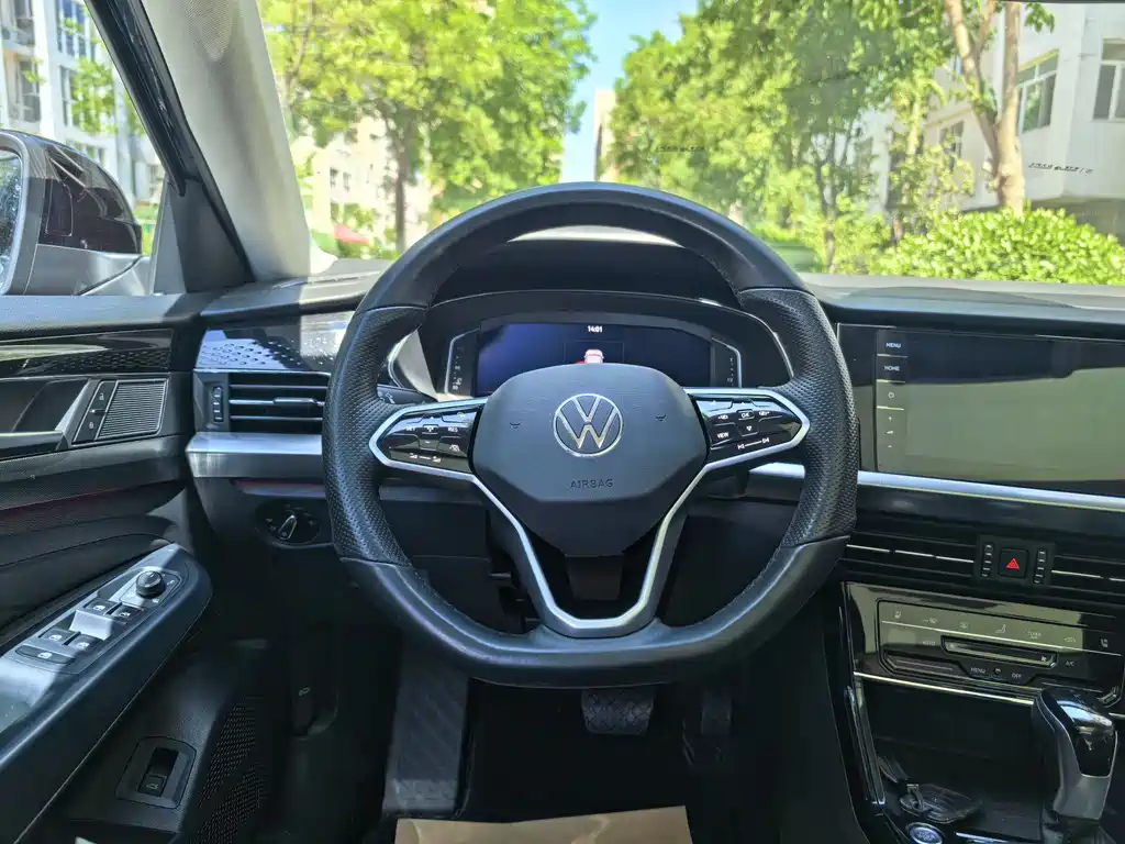 Volkswagen Passat — фото 7