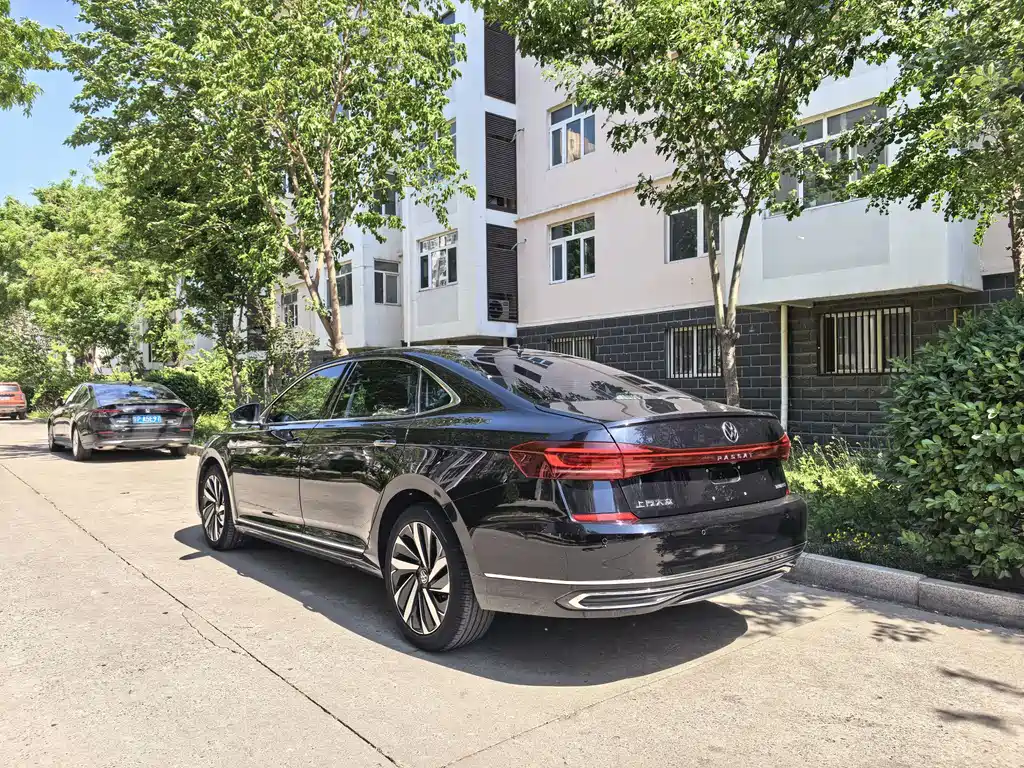 Volkswagen Passat — фото 10