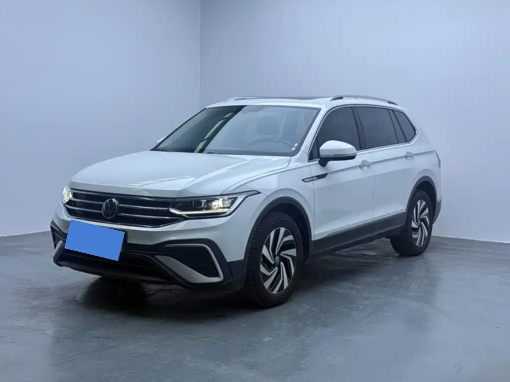 Volkswagen Tiguan L — фото 7