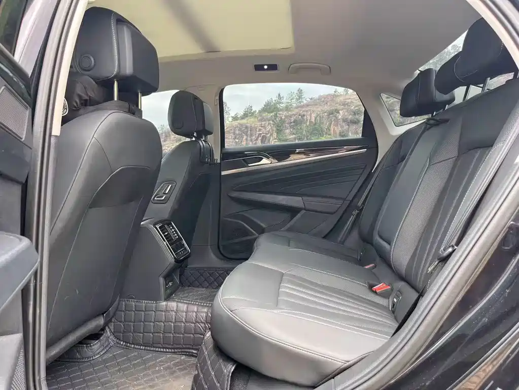 Volkswagen Passat — фото 5