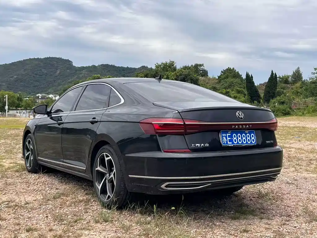 Volkswagen Passat — фото 9