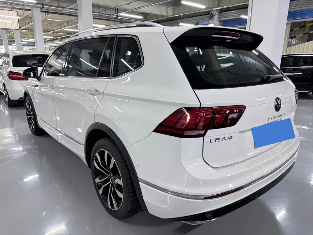 Volkswagen Tiguan L — фото 16