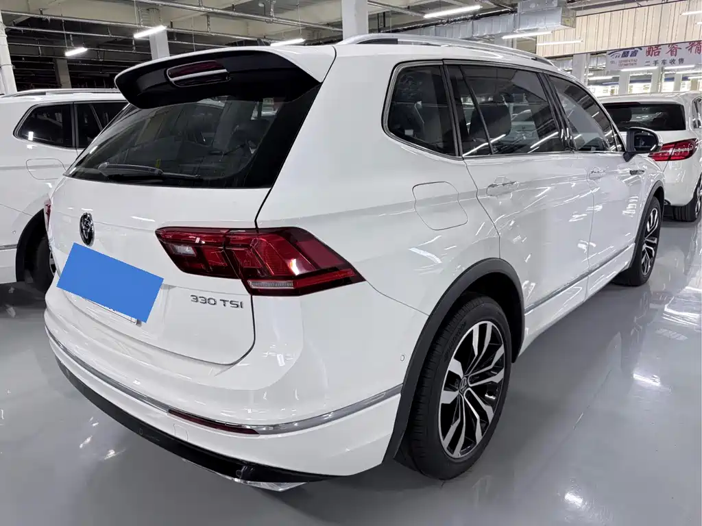 Volkswagen Tiguan L — фото 18