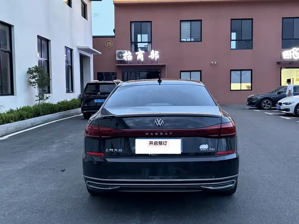 Volkswagen Passat — фото 8