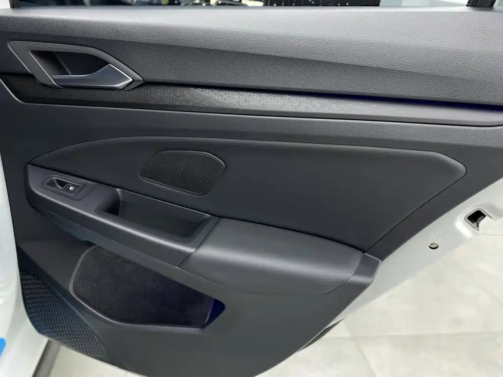 Volkswagen Golf GTI — фото 31