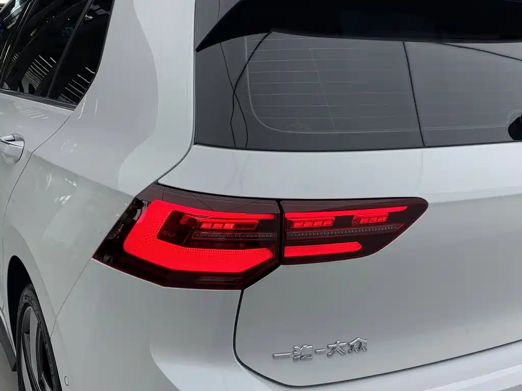 Volkswagen Golf GTI — фото 6
