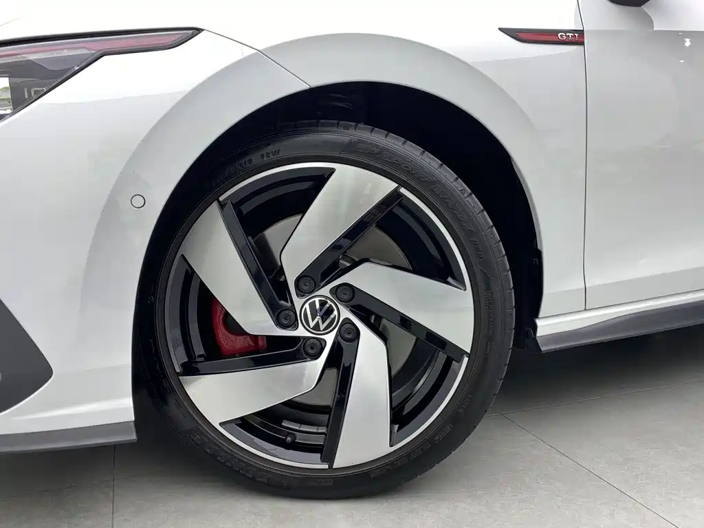 Volkswagen Golf GTI — фото 7