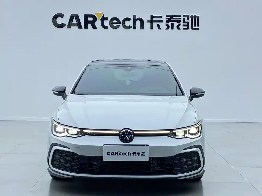 Volkswagen Golf GTI — фото 10