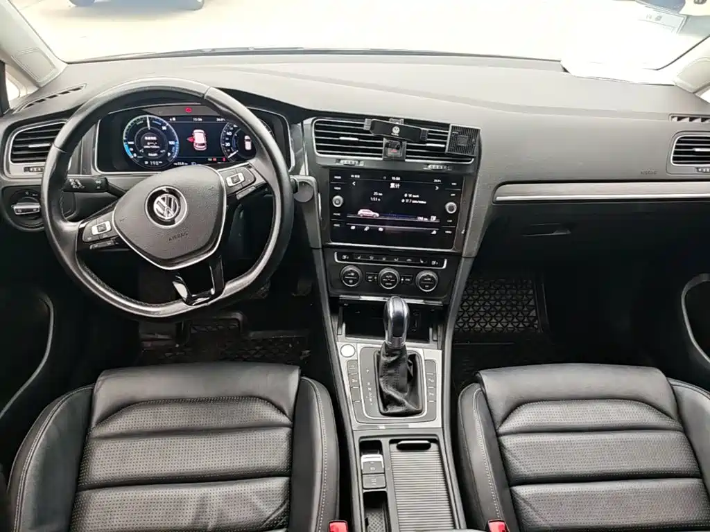 Volkswagen Golf New Energy (Import) — фото 10