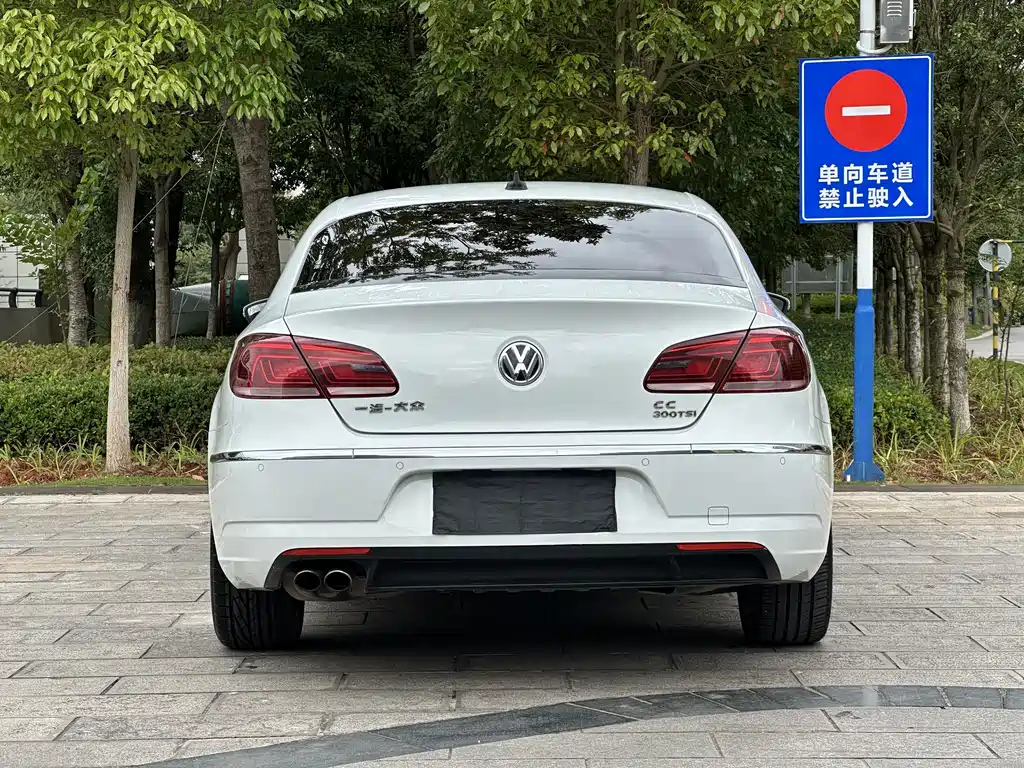 Volkswagen CC — фото 10