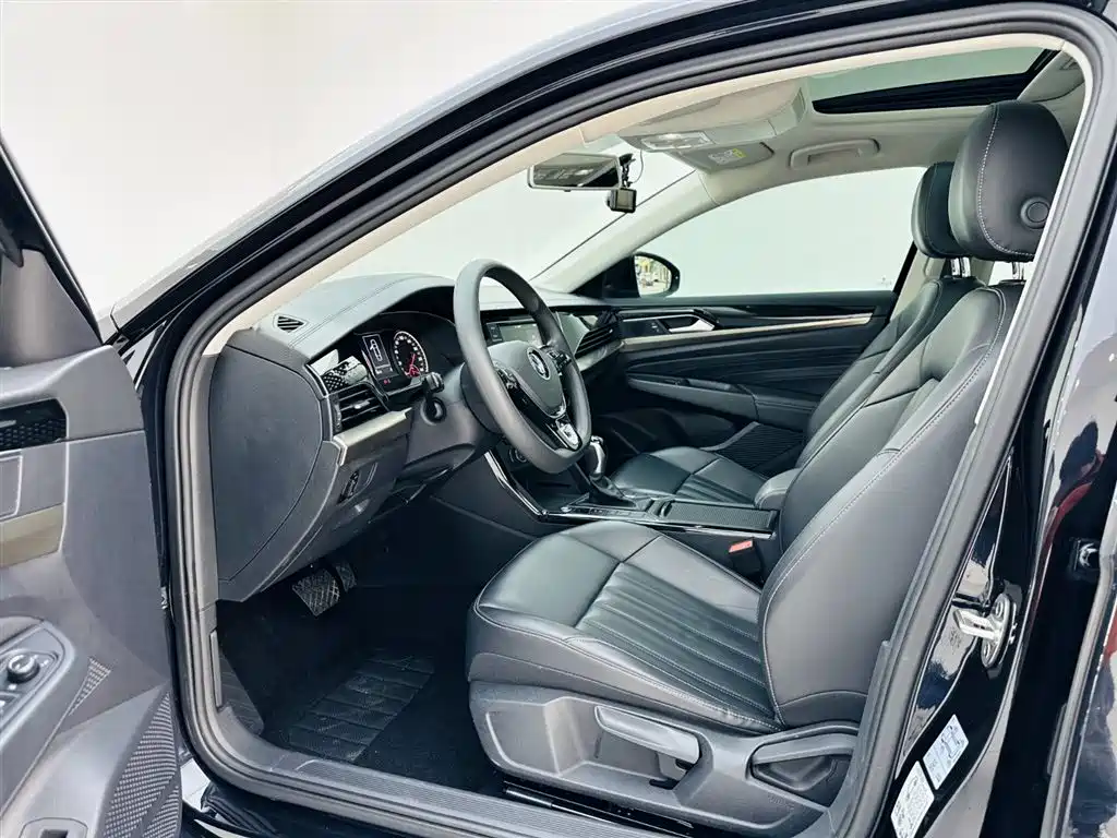 Volkswagen Passat — фото 13
