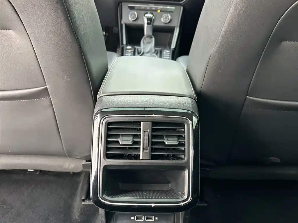 Volkswagen Passat — фото 20