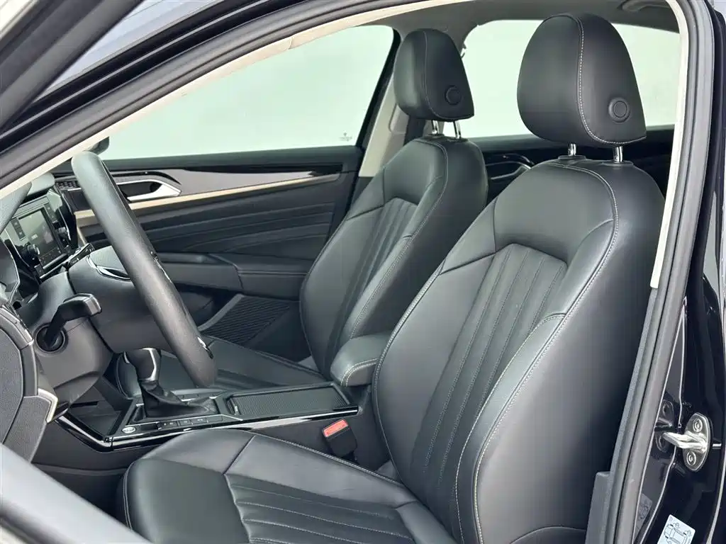 Volkswagen Passat — фото 21