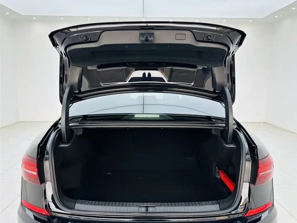 Volkswagen Passat — фото 24