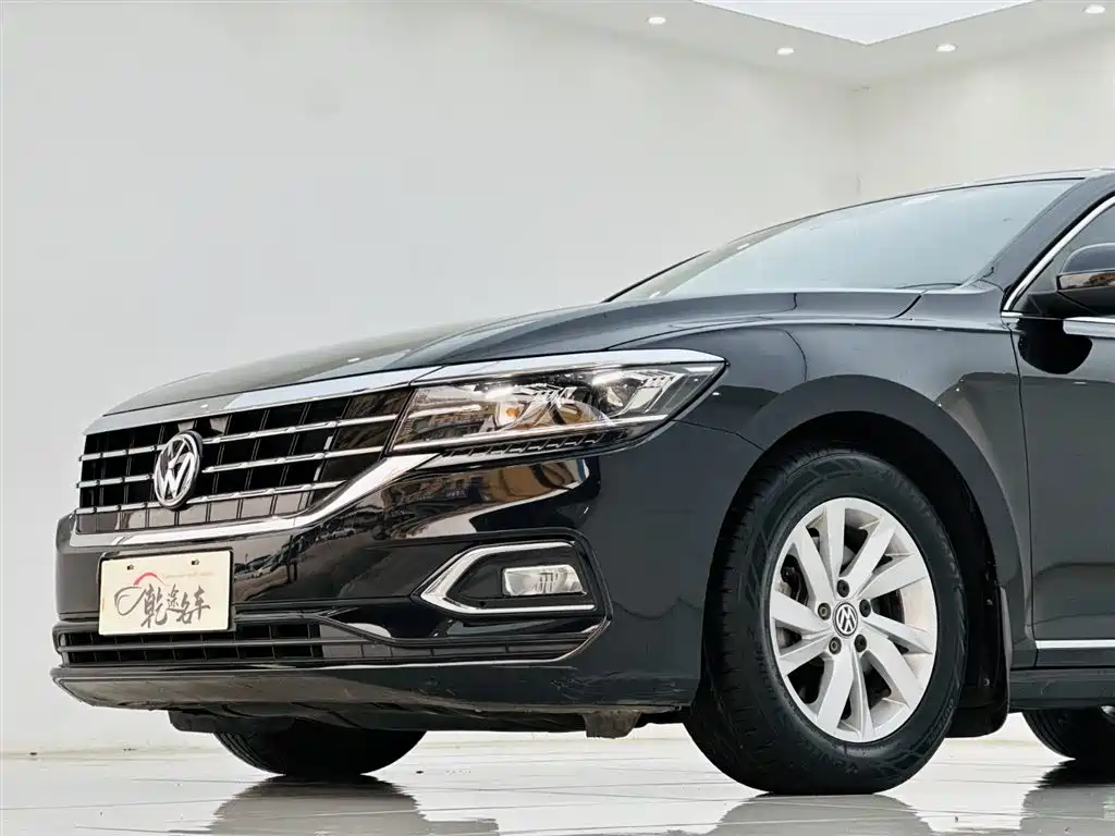 Volkswagen Passat — фото 8