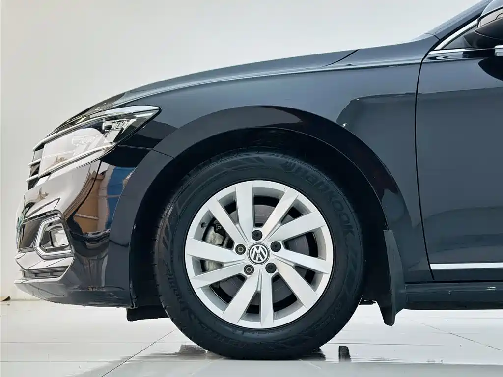 Volkswagen Passat — фото 9