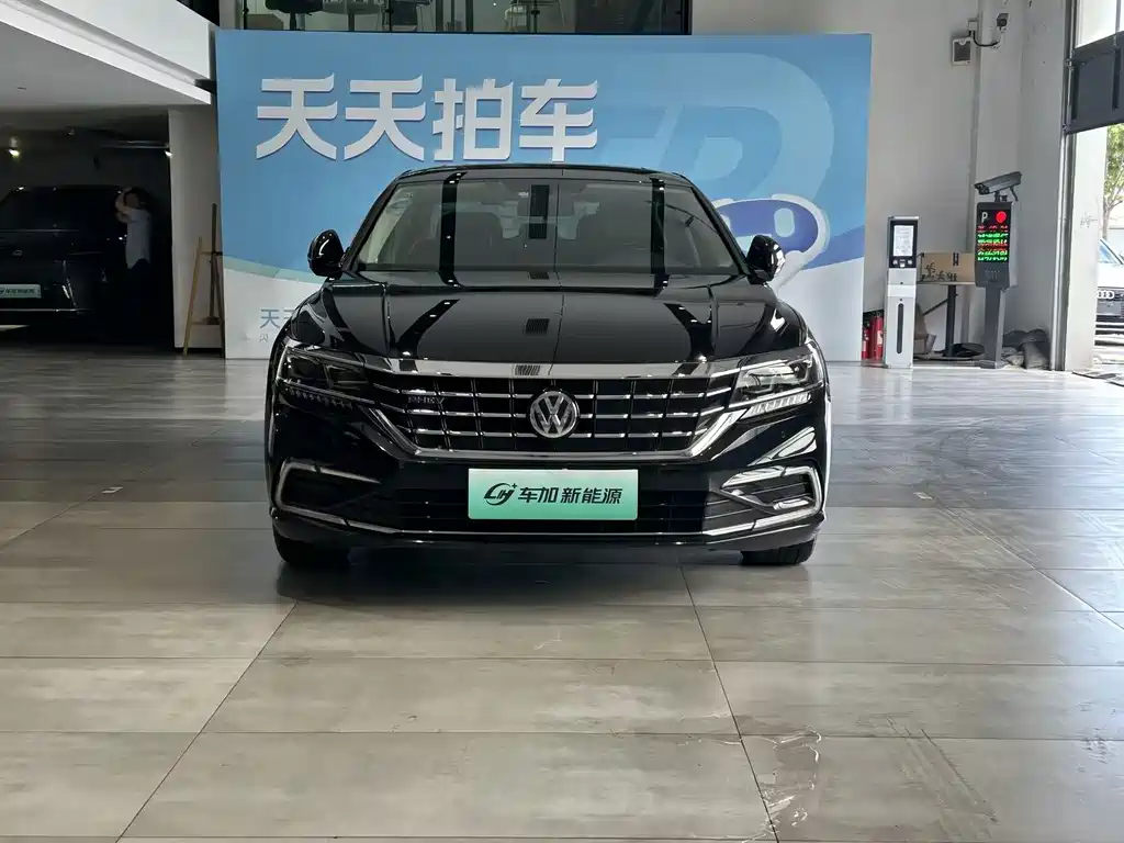 Volkswagen Passat PHEV — фото 2