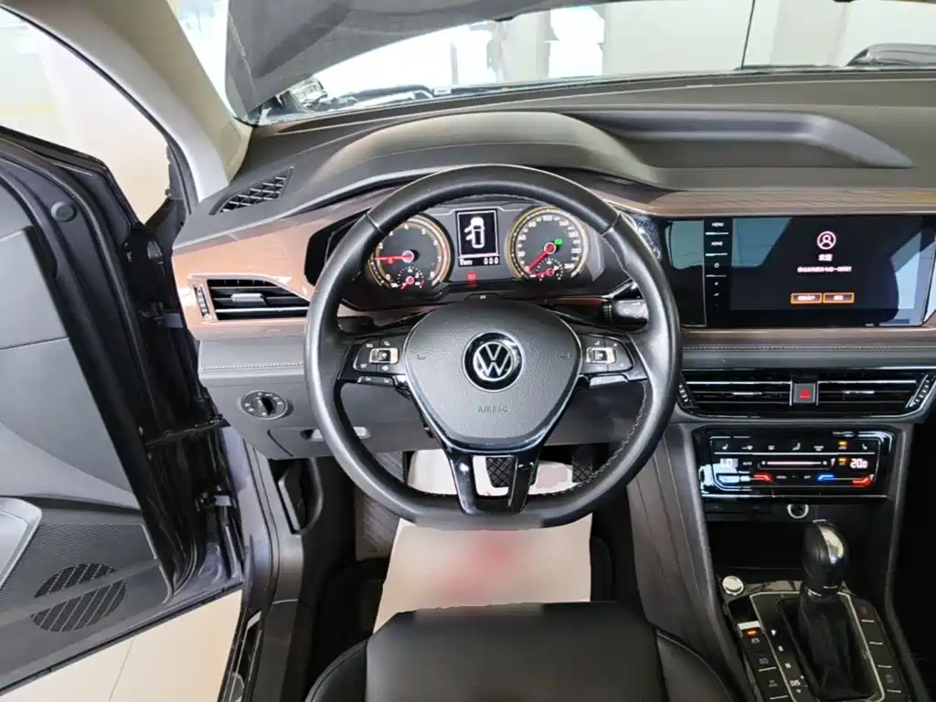 Volkswagen Tharu — фото 11