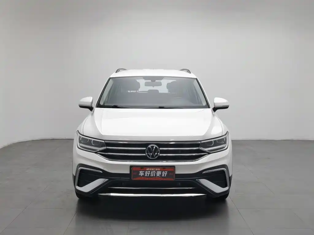 Volkswagen Tiguan L — фото 3