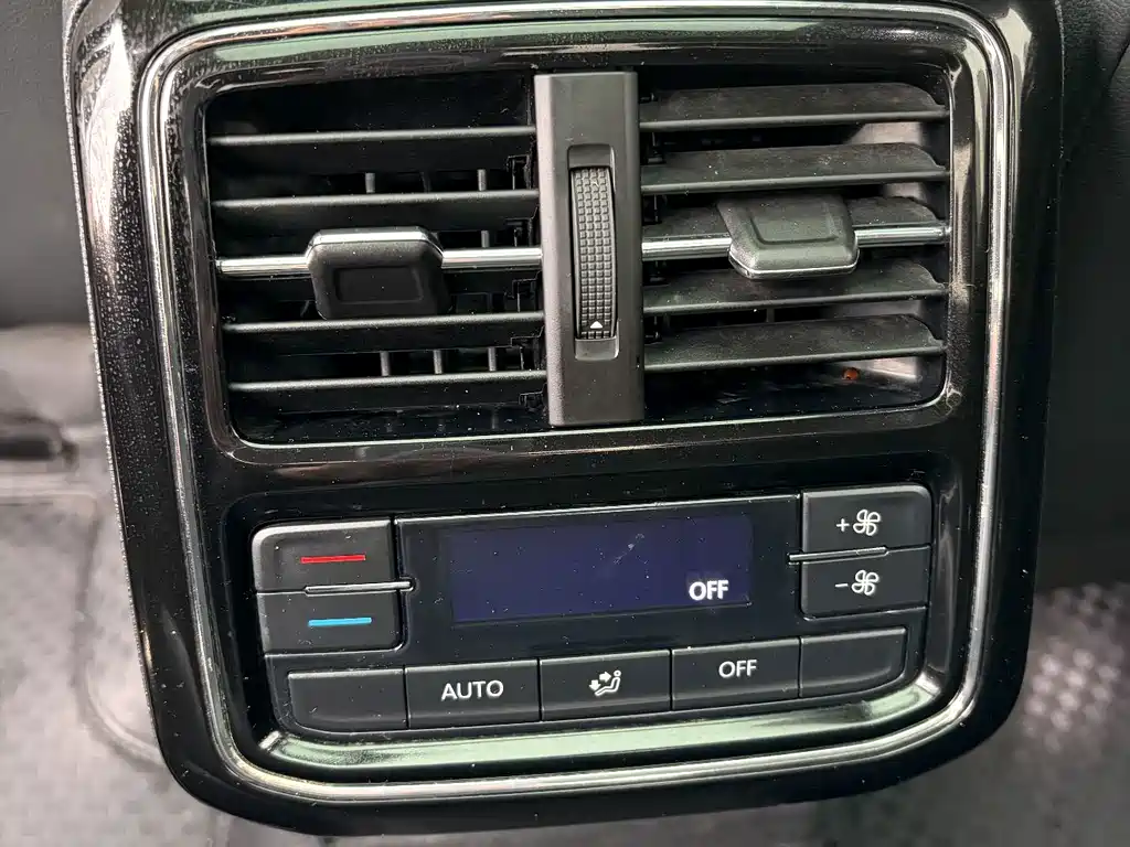 Volkswagen Passat — фото 11