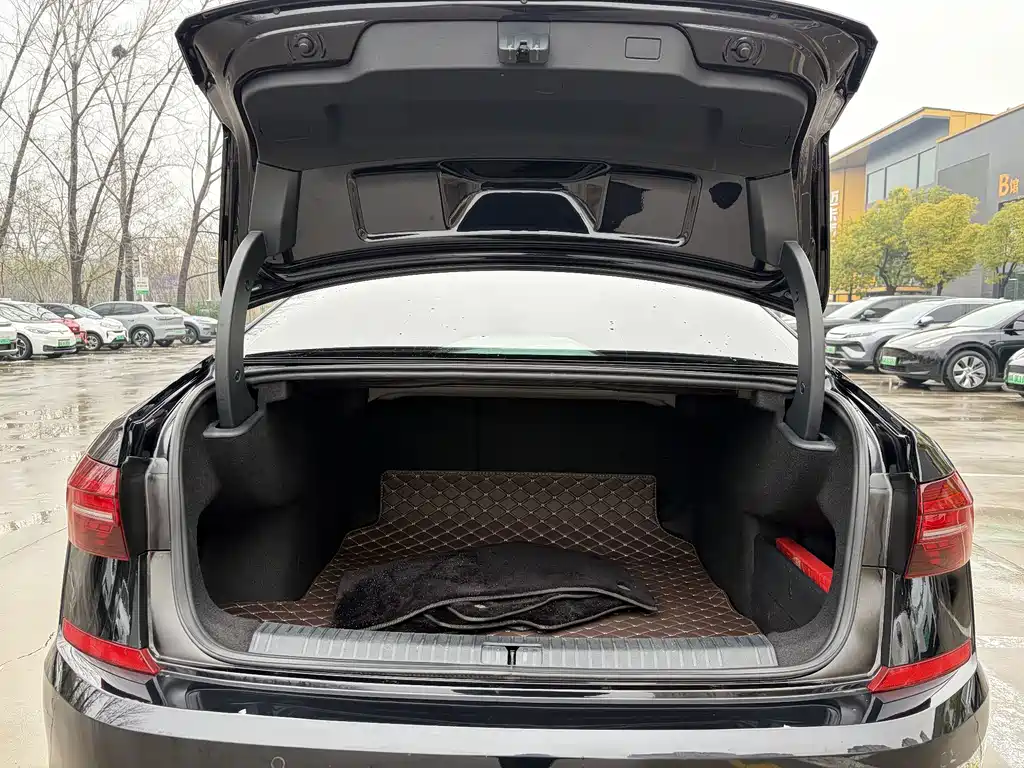 Volkswagen Passat — фото 7