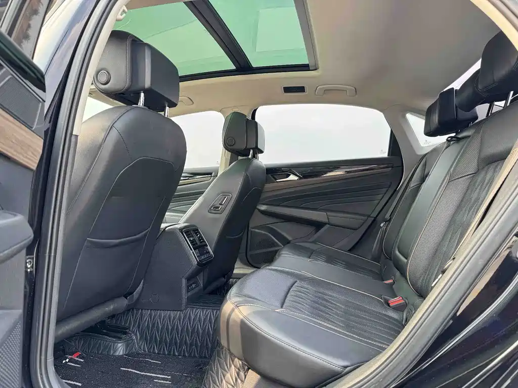 Volkswagen Passat — фото 6