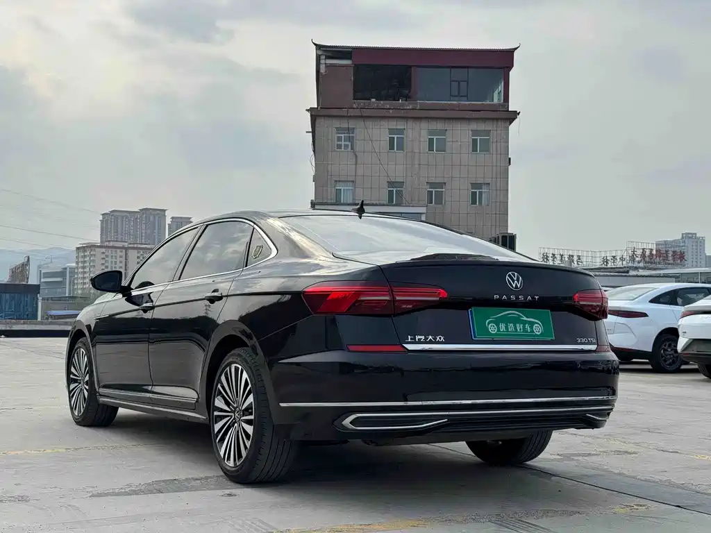 Volkswagen Passat — фото 7