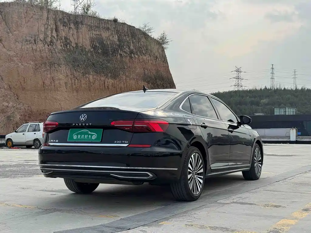 Volkswagen Passat — фото 9