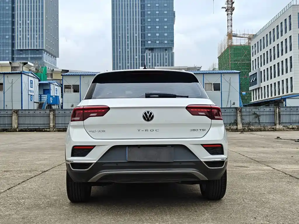 Volkswagen T-Roc — фото 6