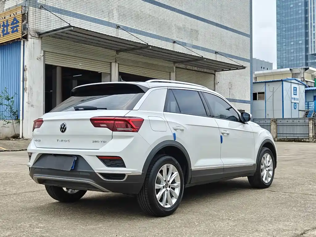 Volkswagen T-Roc — фото 7