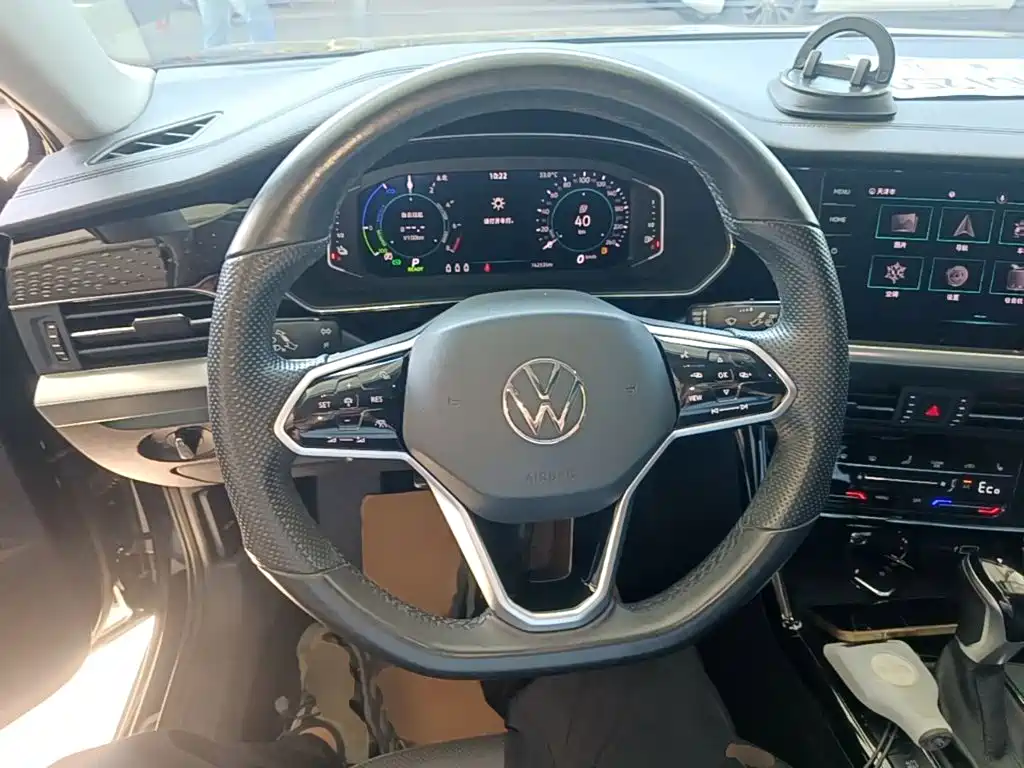Volkswagen Passat PHEV — фото 11