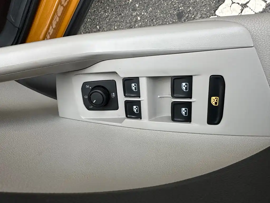 Volkswagen T-Cross — фото 11