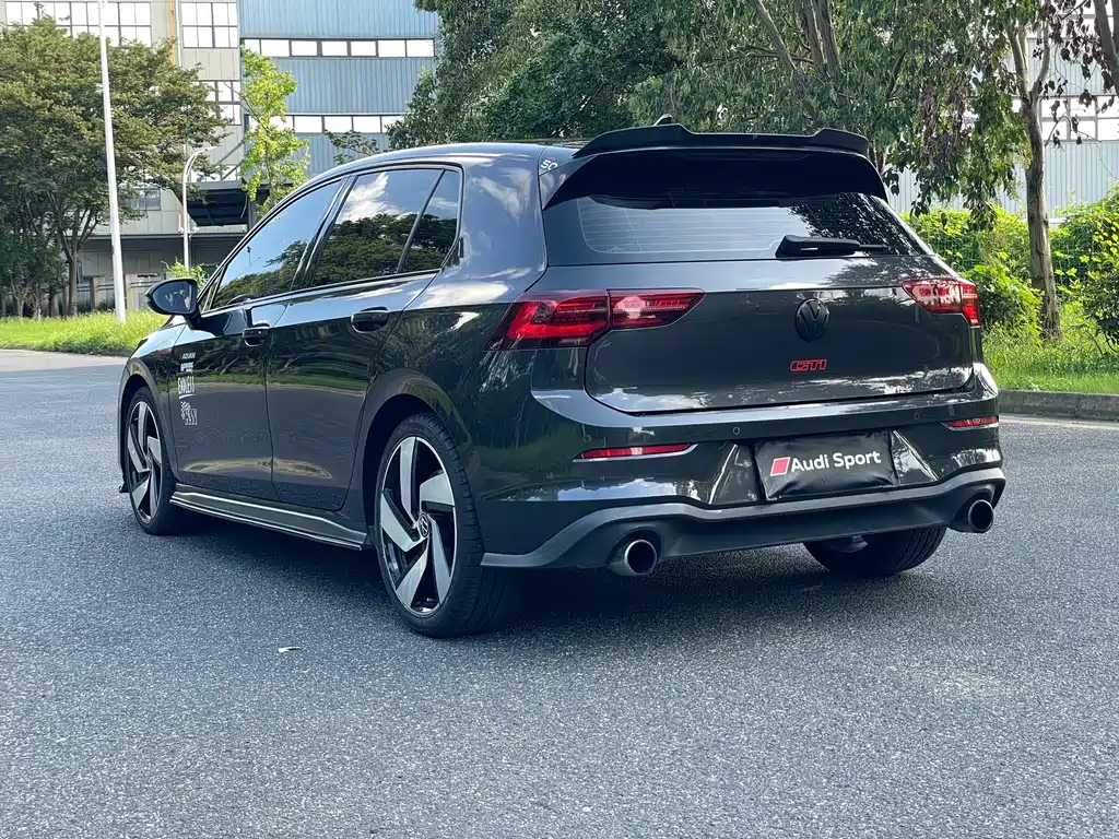 Volkswagen Golf GTI — фото 4