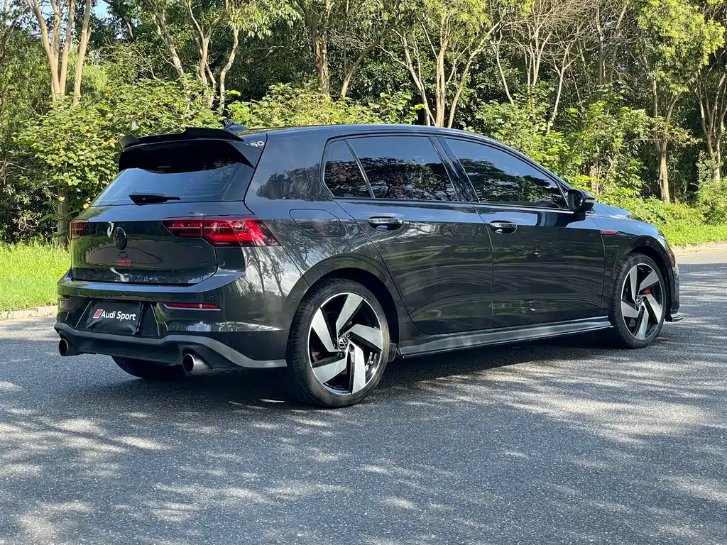 Volkswagen Golf GTI — фото 6