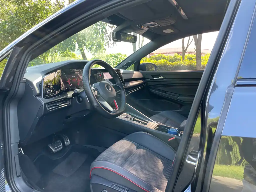 Volkswagen Golf GTI — фото 7