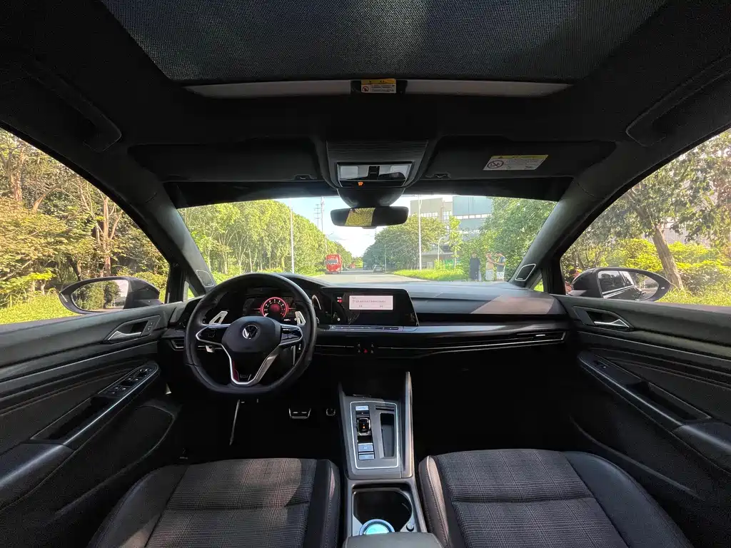 Volkswagen Golf GTI — фото 8
