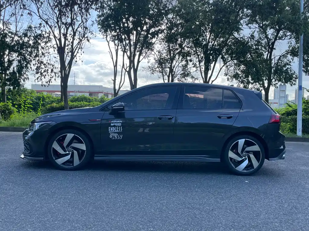 Volkswagen Golf GTI — фото 10