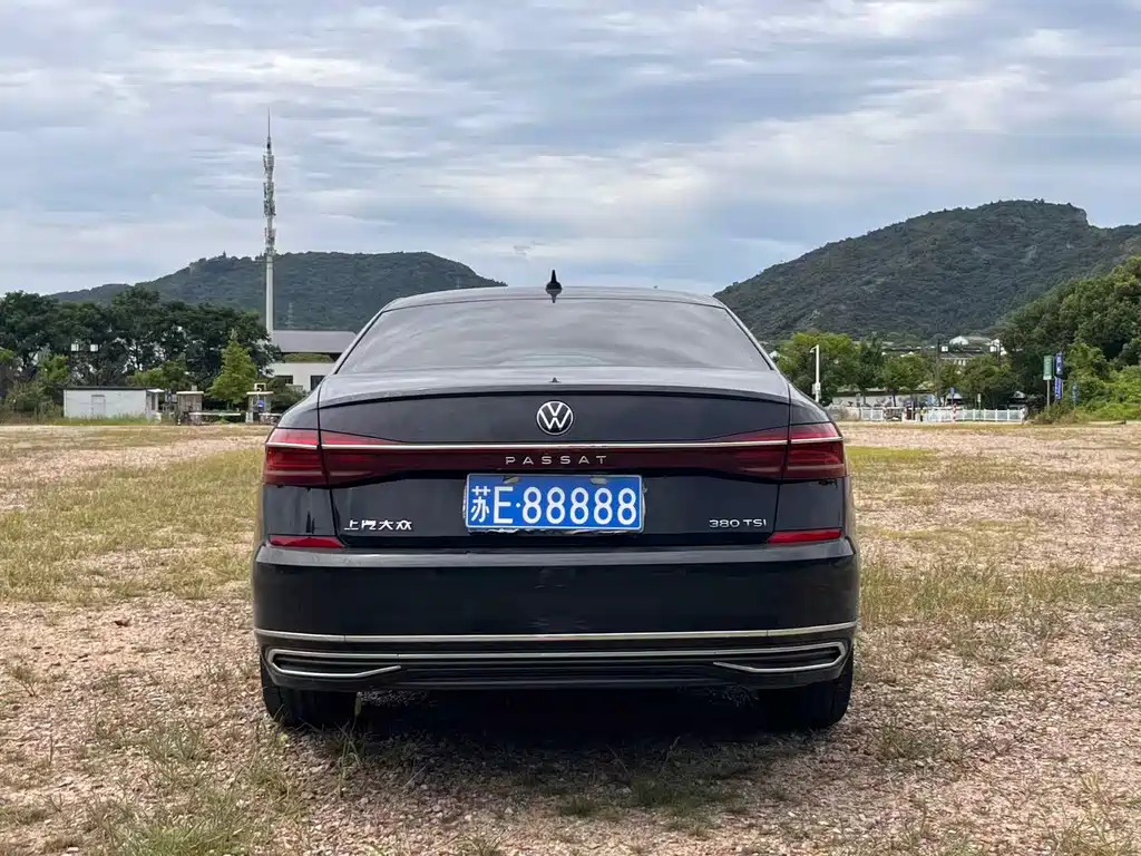 Volkswagen Passat — фото 8