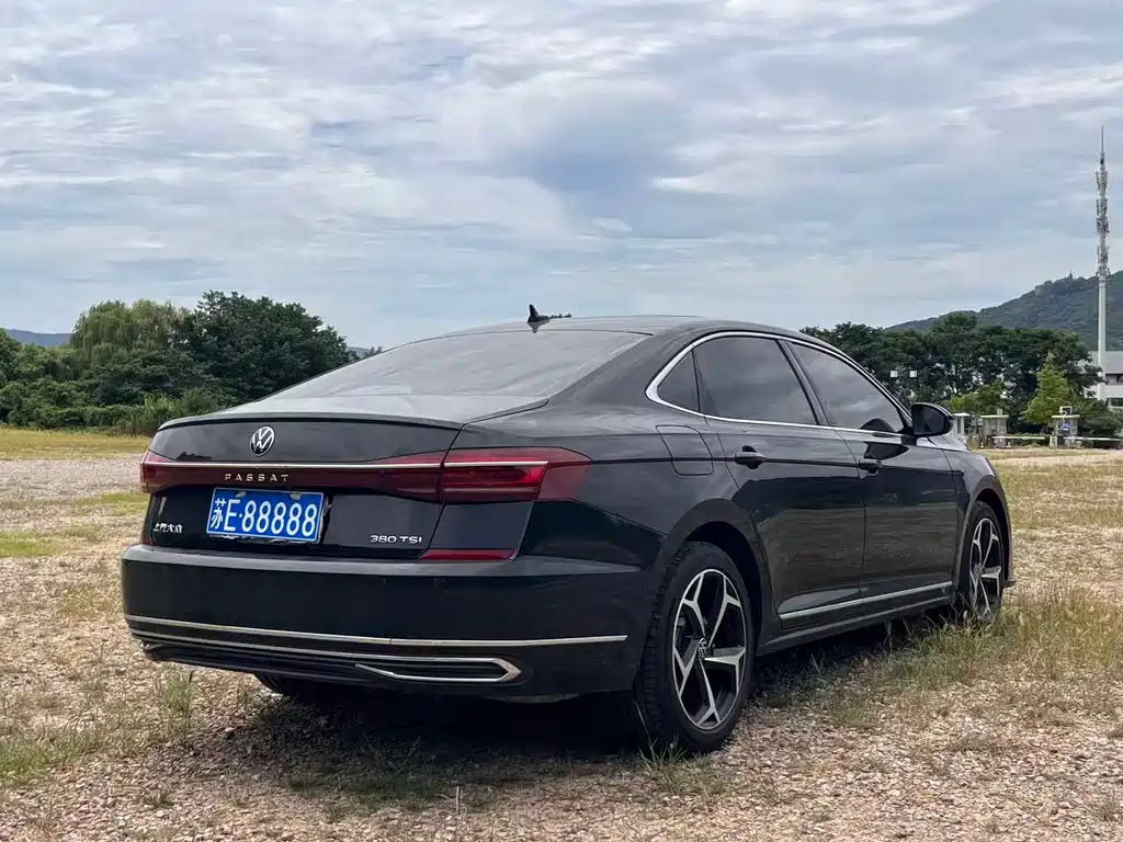 Volkswagen Passat — фото 9